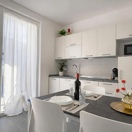 شقة Modern Near Sacro Cuore Hospital - نيغرار