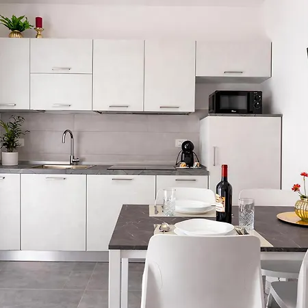 شقة Modern Near Sacro Cuore Hospital -